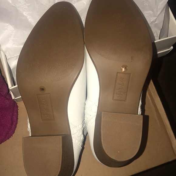 😍New White Faux Leather Booties❤️ - Picture 5 of 7